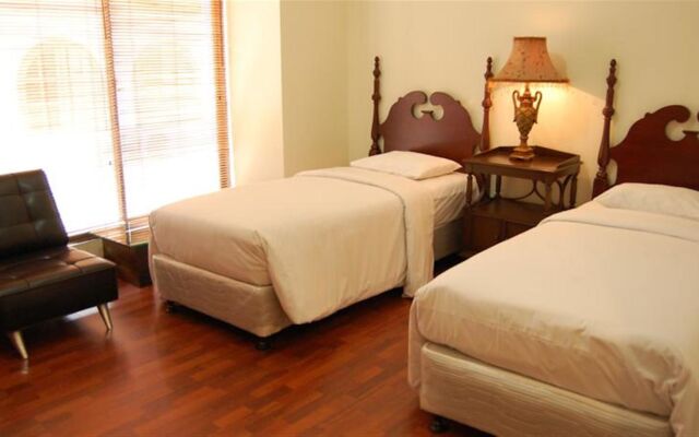Arimbi Pejaten Suites
