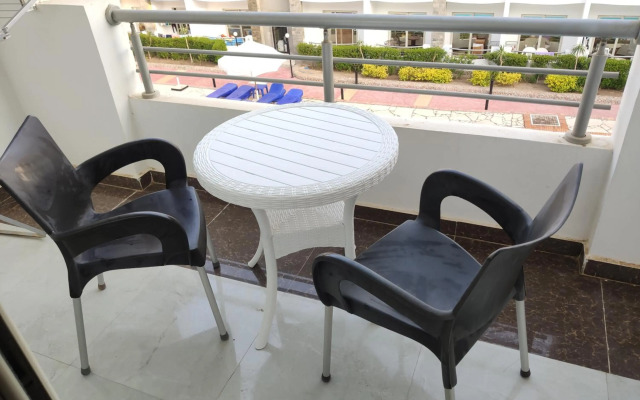 Cecelia Resort, Sea View Apartment