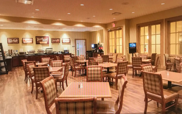 Natchez Grand Hotel & Suites On the River