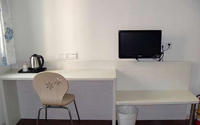 V8 Hotel Xi Cun Branch