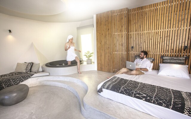 Onar Hotel and Suites
