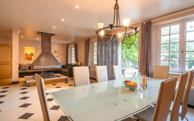 Cozy Holiday Home in Saint-Denis with Swimming Pool