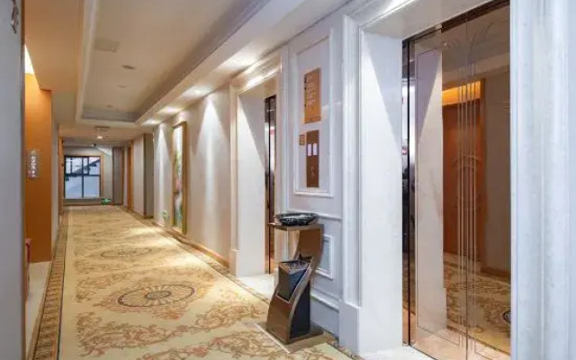 Vienna Hotel (Huangmei Store)