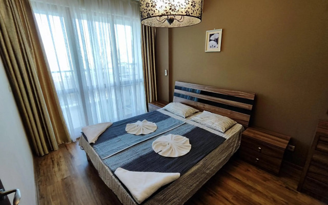 Apart Hotel Golden Line