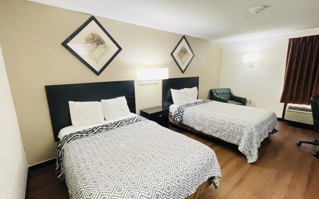 Pinckneyville Inn