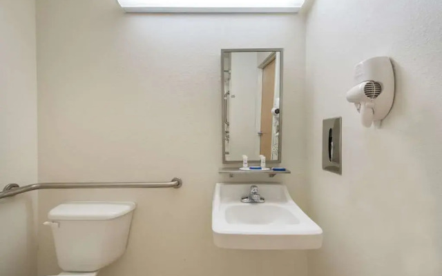 Microtel Inn & Suites By Wyndham Altus