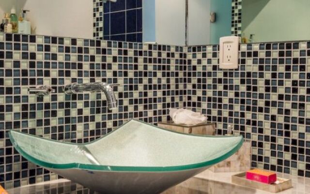 Villa Azalea Inn & Organic Farm