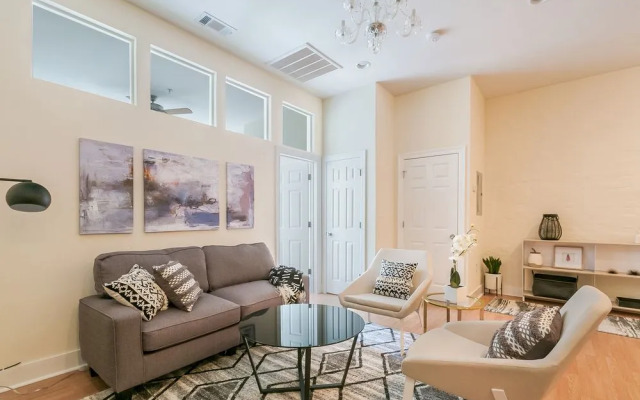Sunny Arts/warehouse District Suites by Sonder
