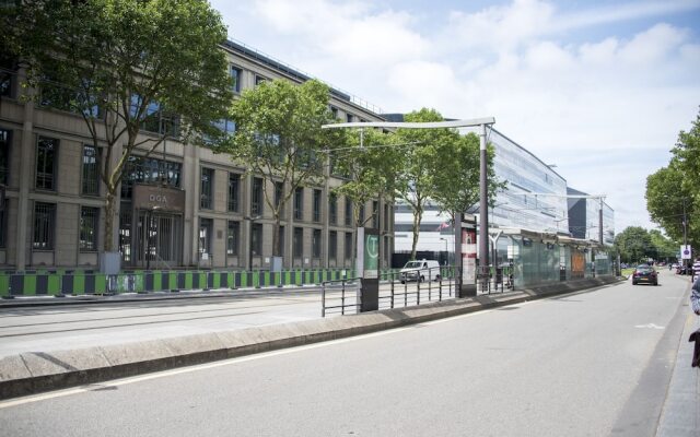 Contemporary in Balard