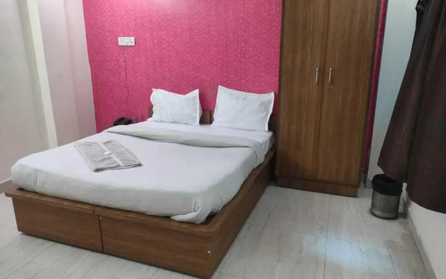 Capital O 93478 Airport Icon Inn