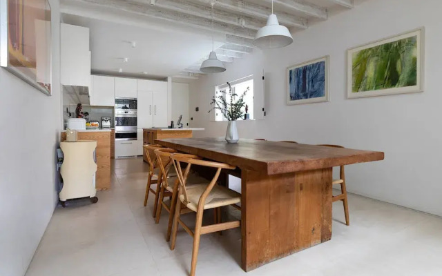 Simon Close by Onefinestay