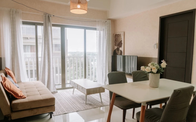 Room-spacious Barkada Gathering