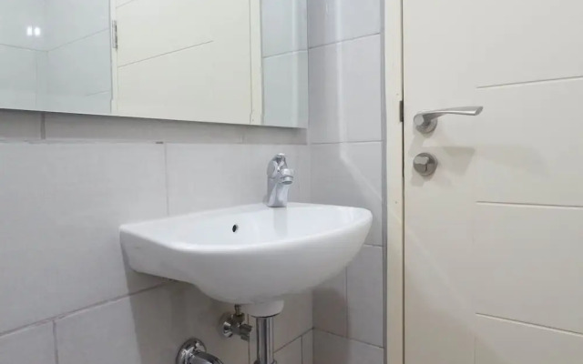 Comfy Studio Apartment Connected to Mall at Benson Supermall Mansion