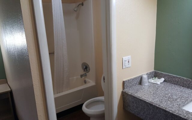 Americas Best Value Inn - Mentor