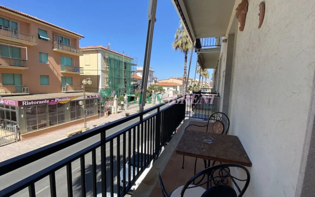 Central Area Close to the Beach-rif Franco