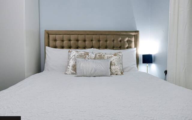 Entired Apartment Near Manchester City Centre, M15