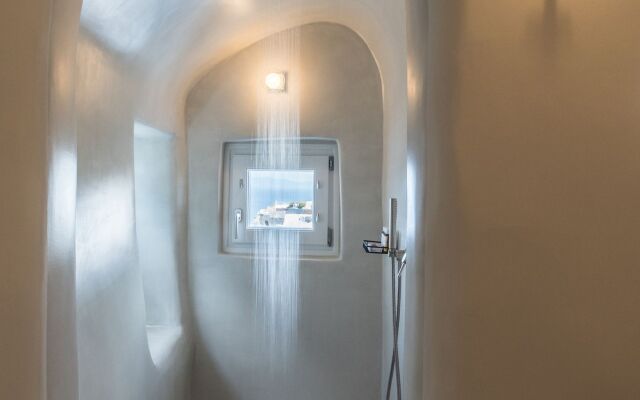 Art Maisons Oia Castle Hotel