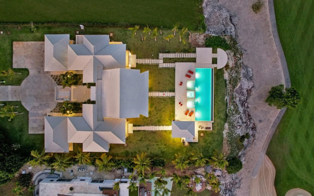 Stunning 6BR Villa With Ocean View in Cap Cana