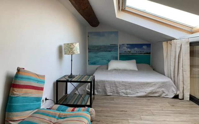 Loft 3 pièces dans vieil Antibes