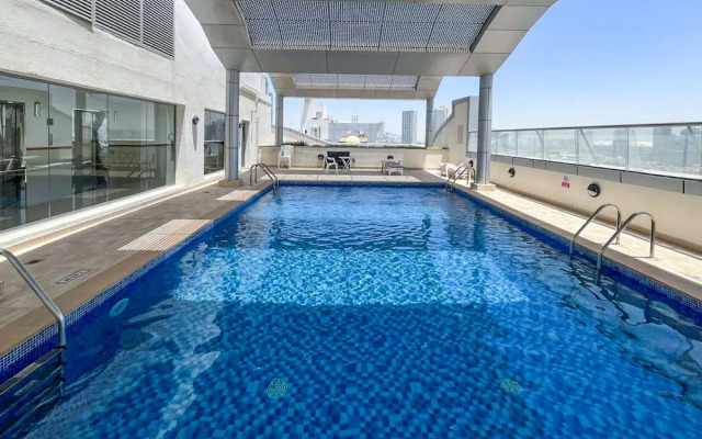 Modern 1-bed With Scenic Golf Course View