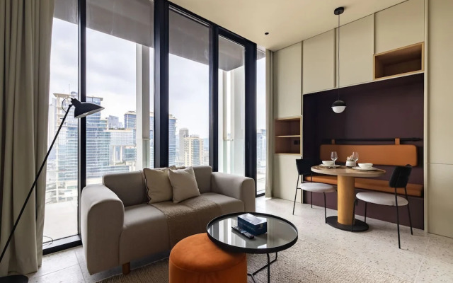 Deluxe Studio With Balcony Full Burj Khalifa View