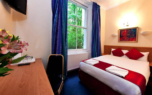 Whiteleaf Hotel