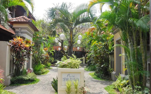 巴厘岛普里羽婆罗金巴兰酒店(Puri Dewa Bharata Jimbaran Bali)