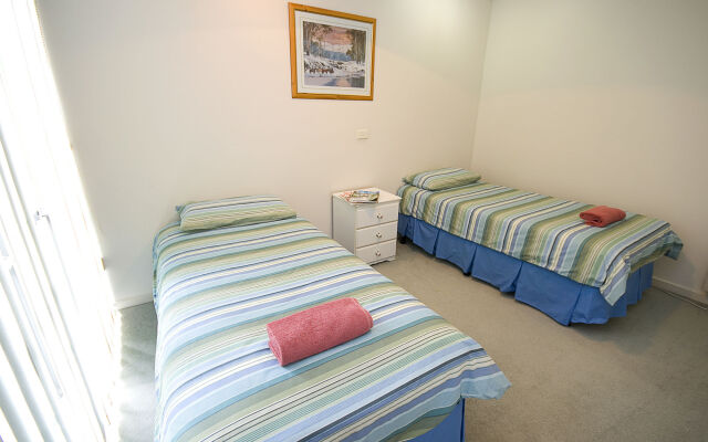 Anchorage Motel and Villas