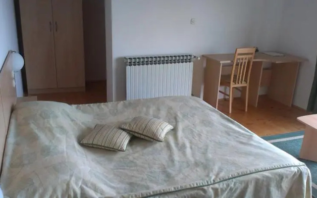 Motel Stari Hrastovi