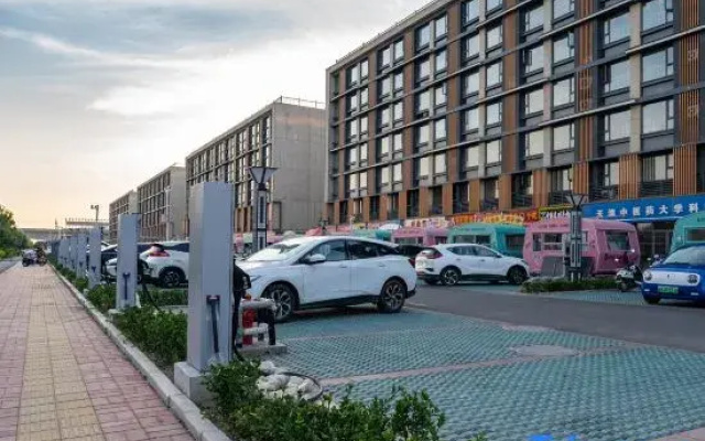 James Joyce Coffetel (Tianjin Jinghai Tuanbo University Town)