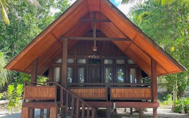Wakatobi Patuno Diving & Beach Resort