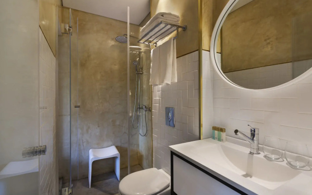 Cucu Hotel