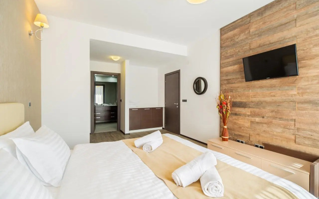 Art Gallery Apartment in Silver Mountain