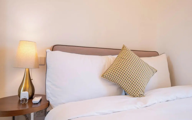 Tyms Xujiahui Premium 2BR APT Metro – Guest Rooms – Shanghai