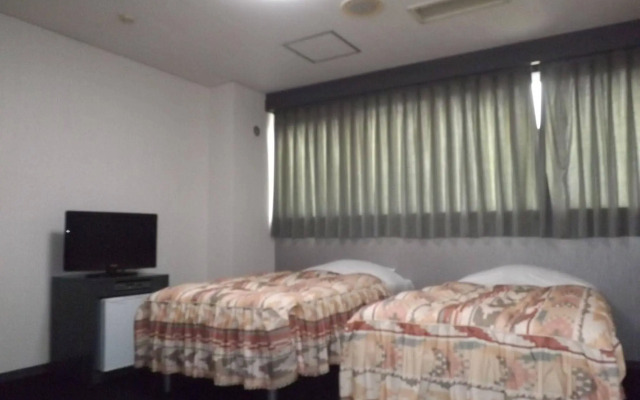 Mitsukaido Sky Hotel