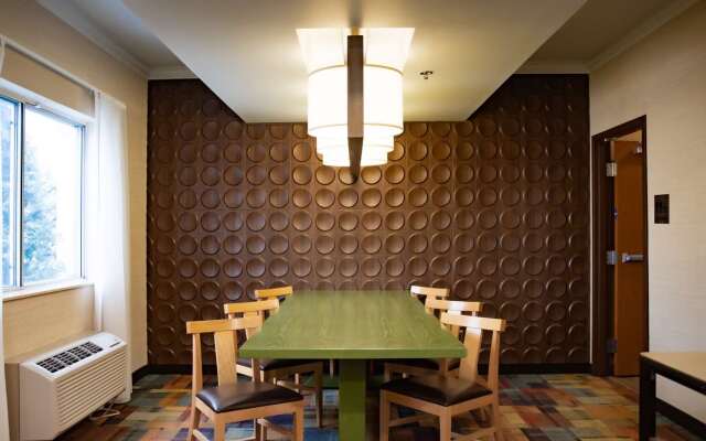 AmericInn by Wyndham Minot