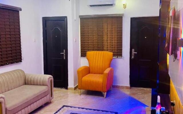 Julaz Apartment & Lounge