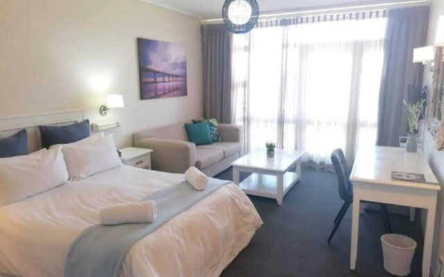 @157 Brookes Hill Suites near the beach