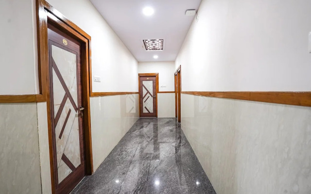 Fabhotel Platinum Palace