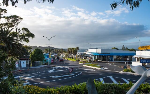 Newly renovated Oneroa beach view house