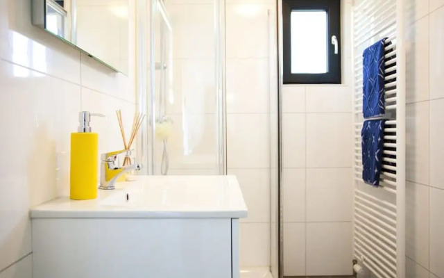 Holiday Park Home With Modern Charm