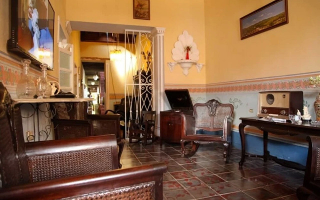 Sombrilla ft Mansion Cantero - Adults Only