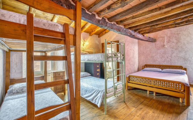 Amazing Home in Bedizzano With 2 Bedrooms and Wifi