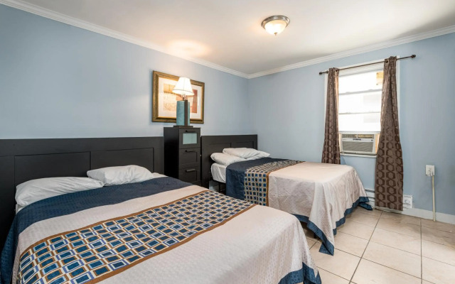 Boardwalk Hotel Charlee & Beach House Rentals