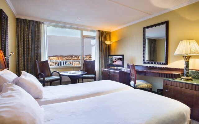 Beach Hotel