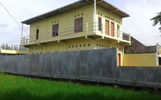 Rumah Singgah Peziarah Ganjuran by ZUZU