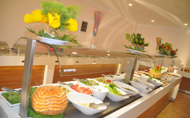 Sunshine Holiday Resort
