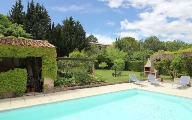 Villa With air Conditioning and Private Pool 1 km From Saint-paul-en-foret and 35 km From the sea