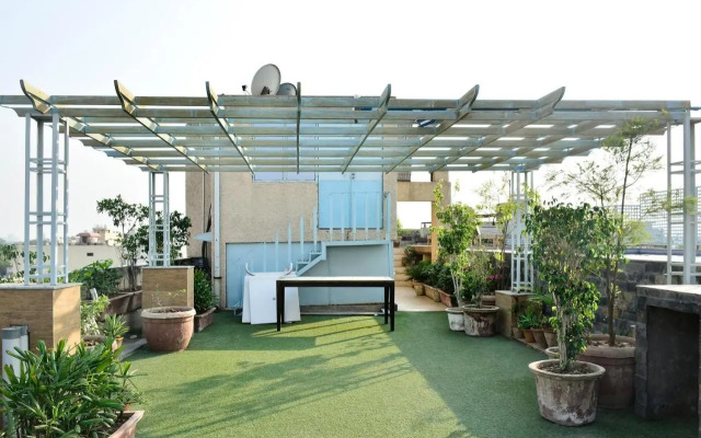 Capital O 2457 Hotel Green Lotus