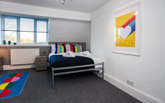 The Manchester Pad - Sleeps 12